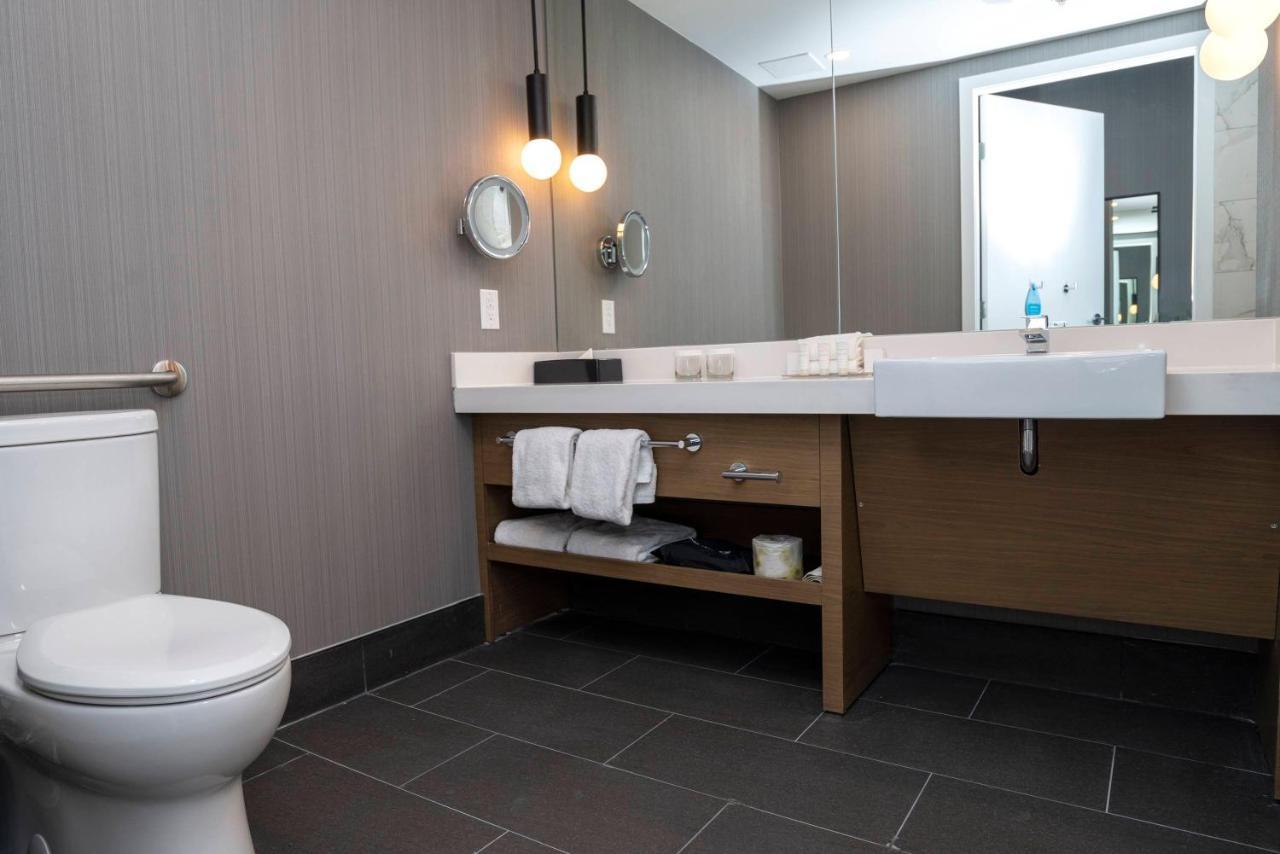 Sandman Signature Sherwood Park Hotel Extérieur photo