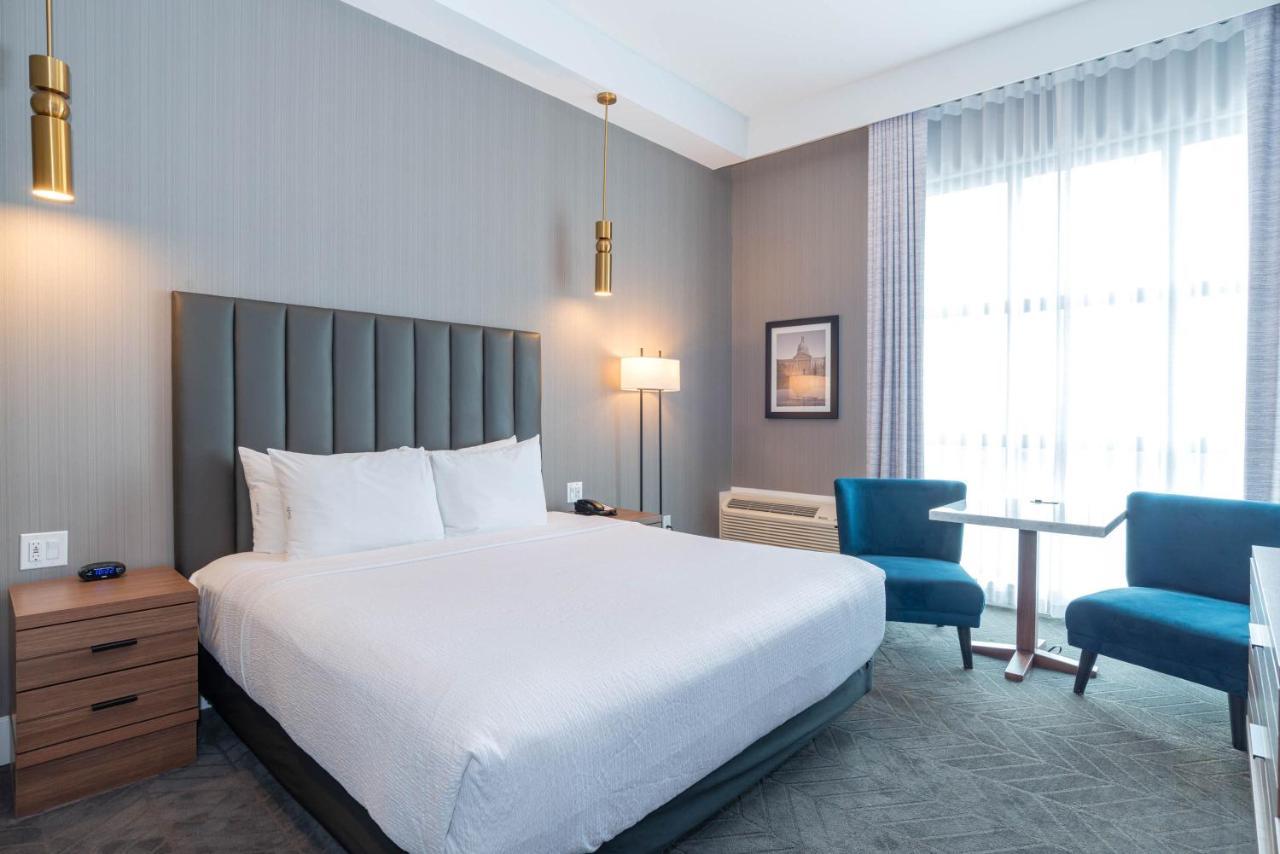 Sandman Signature Sherwood Park Hotel Extérieur photo