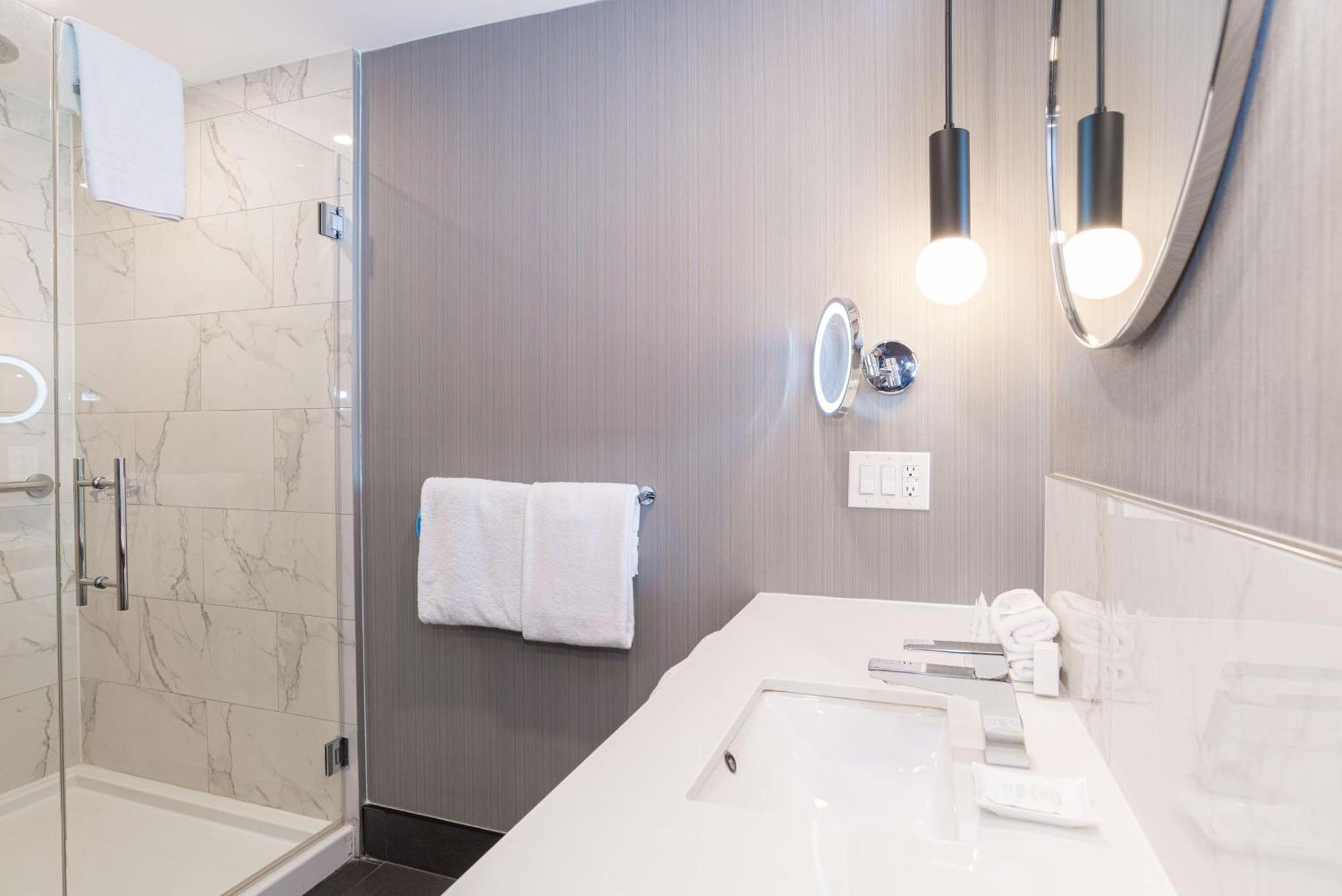 Sandman Signature Sherwood Park Hotel Extérieur photo