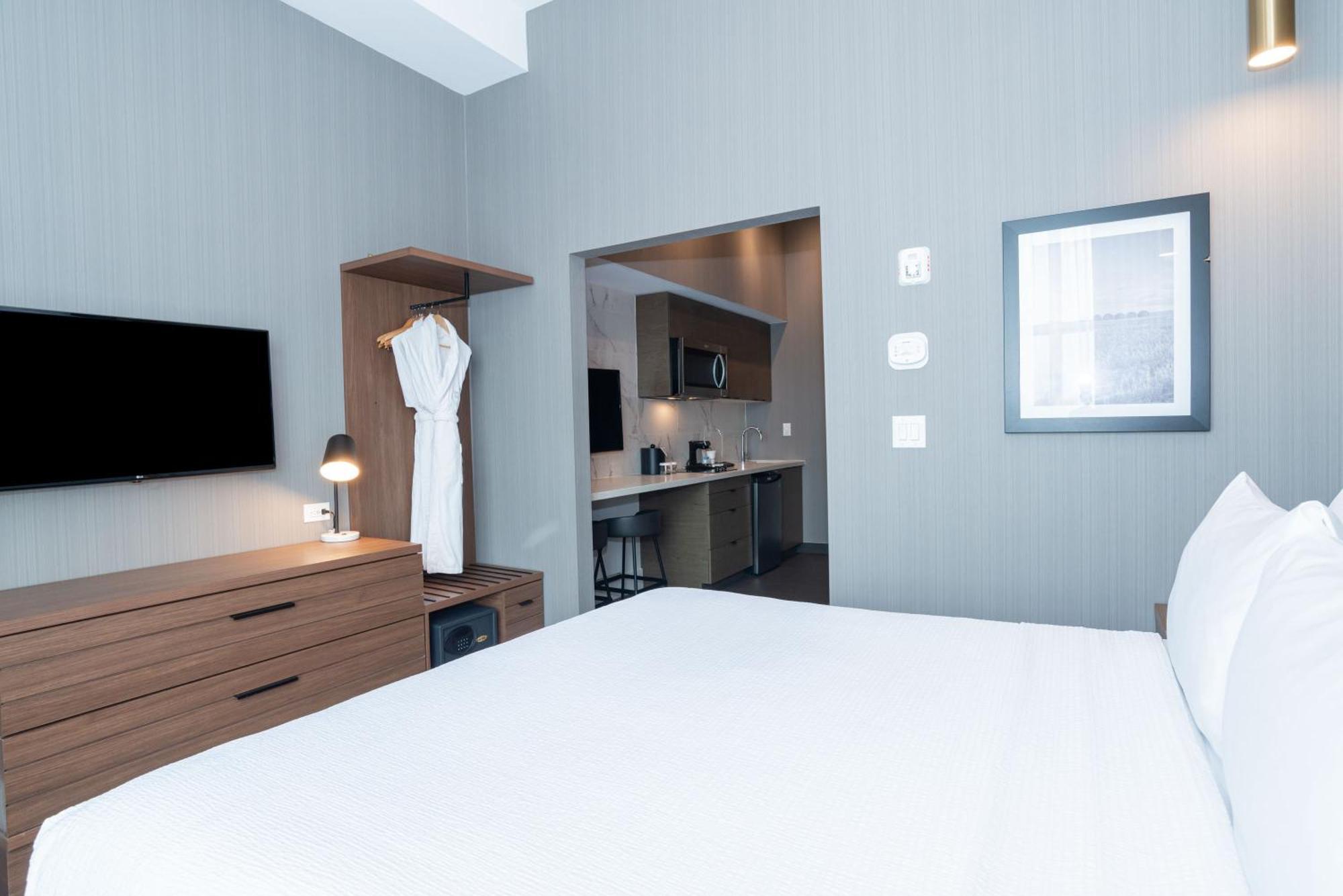 Sandman Signature Sherwood Park Hotel Extérieur photo