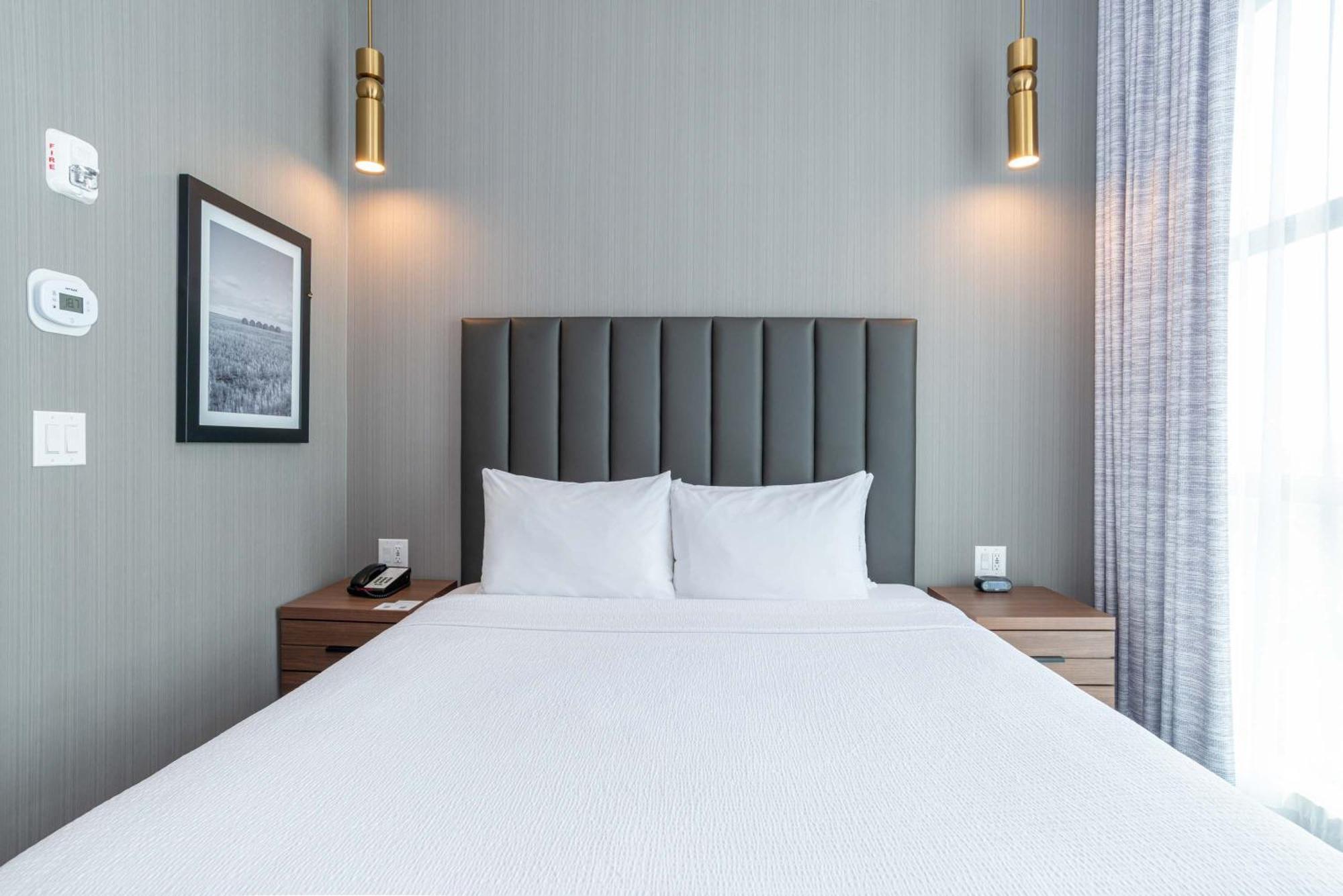 Sandman Signature Sherwood Park Hotel Extérieur photo