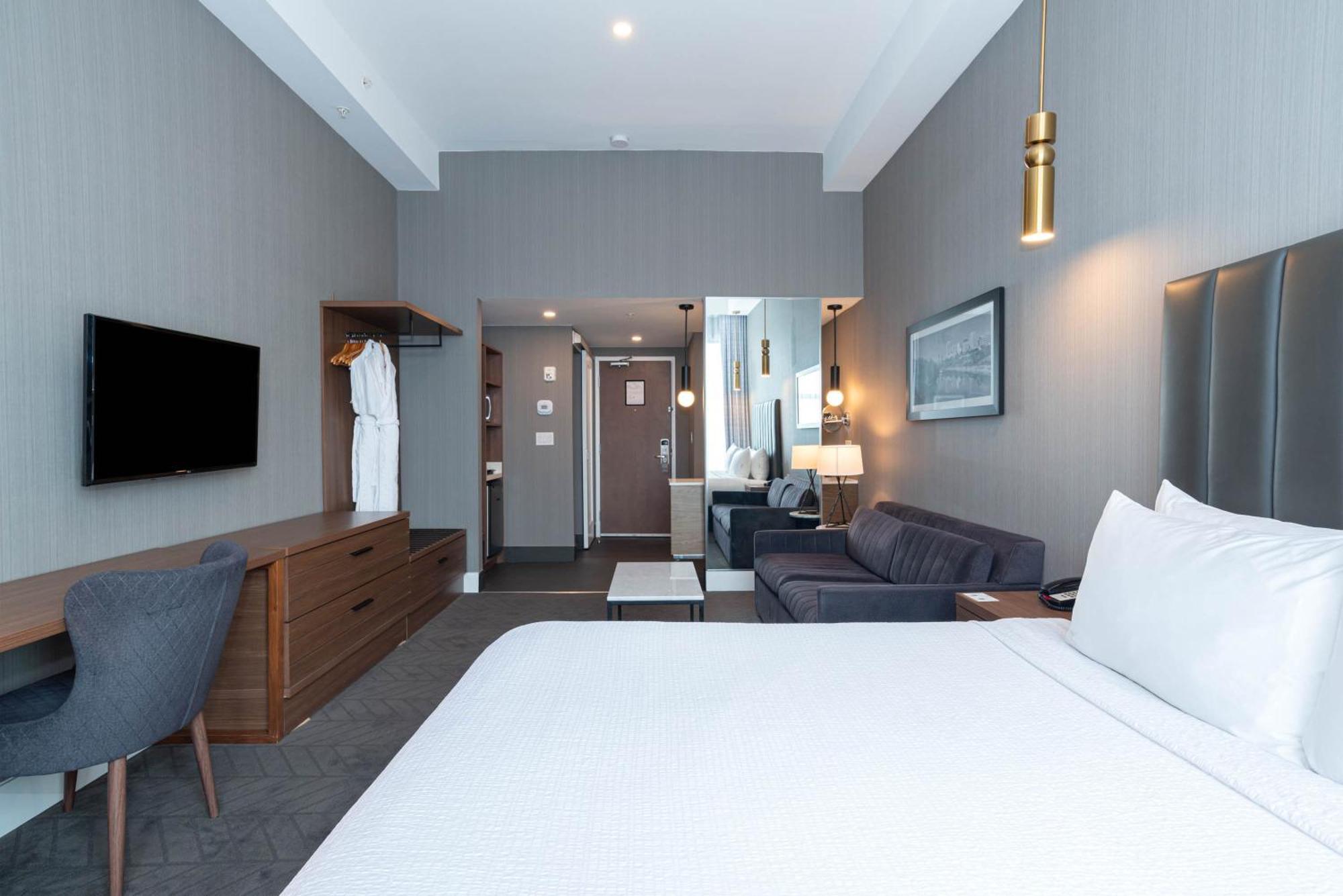 Sandman Signature Sherwood Park Hotel Extérieur photo