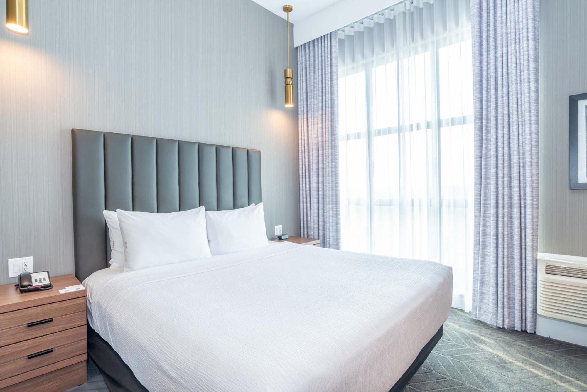Sandman Signature Sherwood Park Hotel Extérieur photo