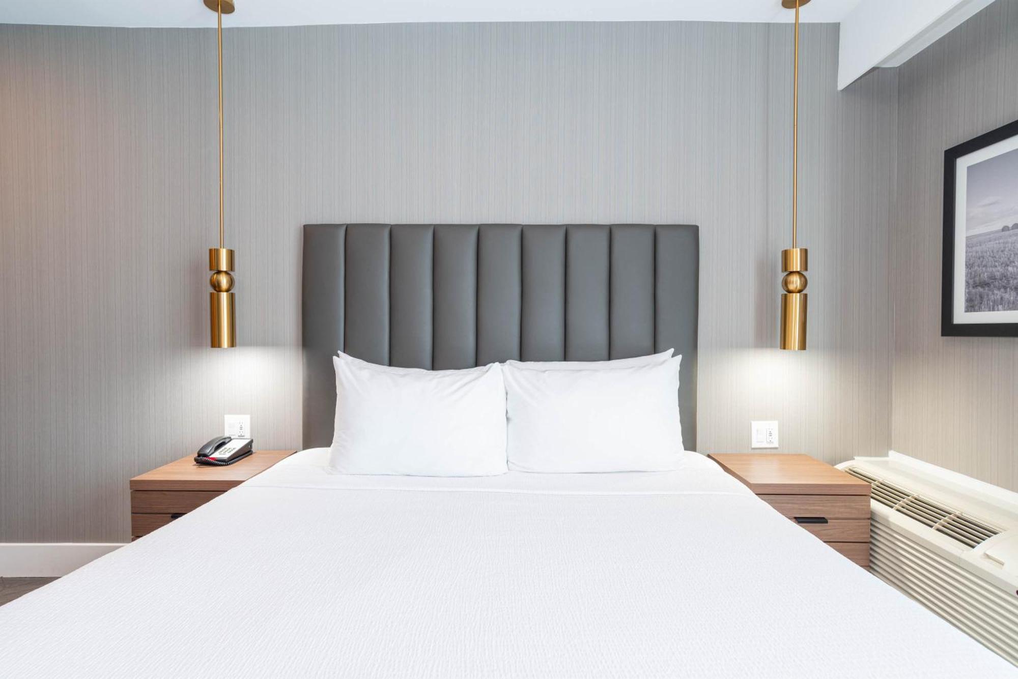 Sandman Signature Sherwood Park Hotel Extérieur photo