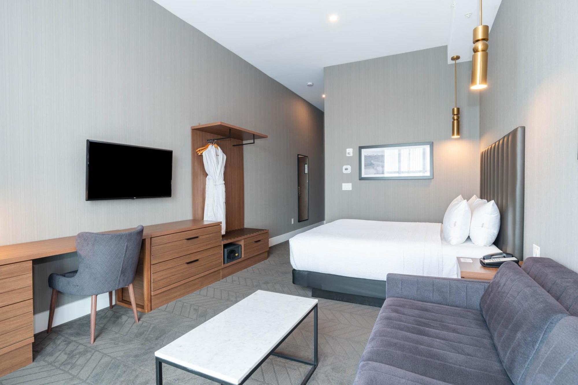 Sandman Signature Sherwood Park Hotel Extérieur photo