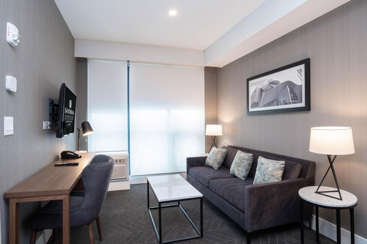 Sandman Signature Sherwood Park Hotel Extérieur photo